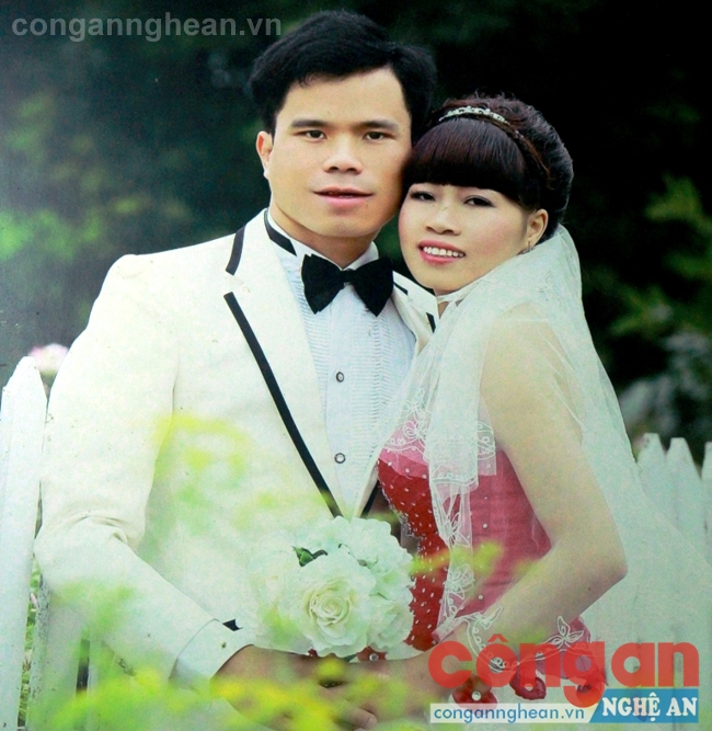 Anh Thường và chị Vân hạnh phúc trong ngày cưới