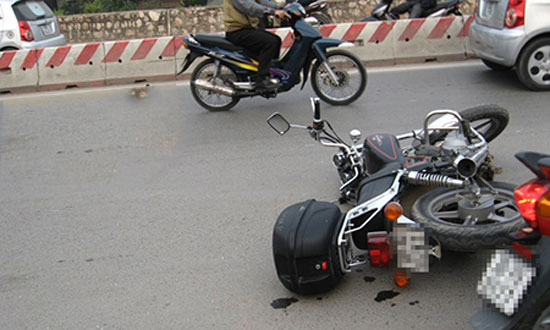 Người dân cần nâng cao ý thức chấp hành pháp luật khi tham gia giao thông (Ảnh minh họa)