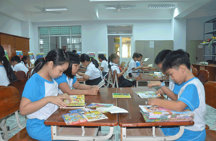 Thư viện trường TH Nguyễn Thái Học luôn đông nghịt bạn đọc.