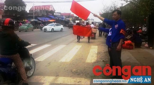 Lực lượng thanh niên xung kích, tình nguyện tham gia đảm bảo TTATGT