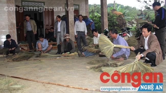 Xây dựng các mô hình trình diễn ở các làng nghề nhằm thúc đẩy chuyển dịch cơ cấu ngành nghề và nâng cao tính cạnh tranh