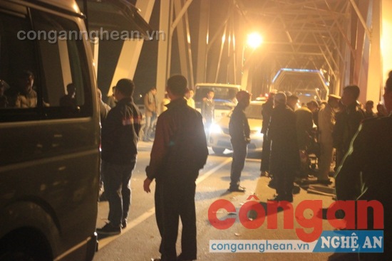 Lực lượng Công an đã có mặt tại hiện trường điều tra vụ việc và phân luồng giao thông