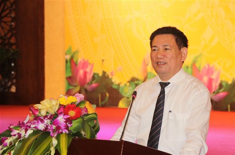 Đồng chí Hồ Đức Phớc - Bí thư Tỉnh ủy, Chủ tịch HĐND tỉnh chia sẻ với các doanh nghiệp về hoạt động hỗ trợ người nghèo trong nhiều năm qua