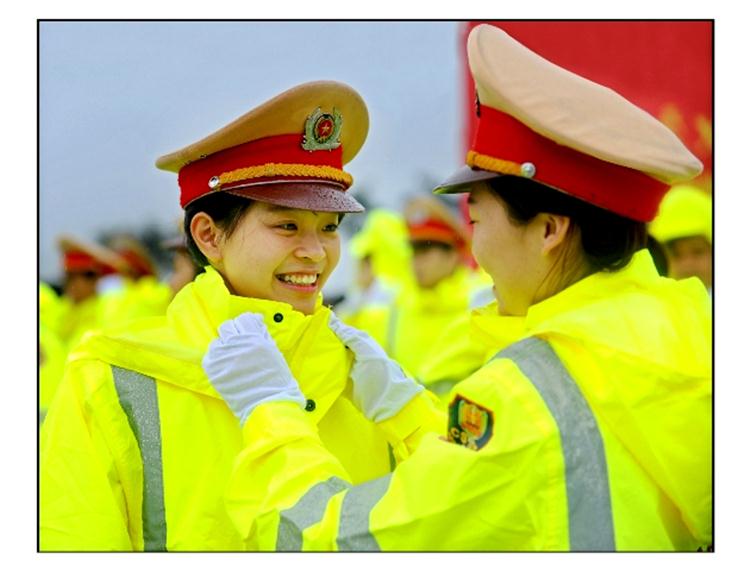 Tác phẩm ảnh dự thi “Trước giờ làm nhiệm vụ”
