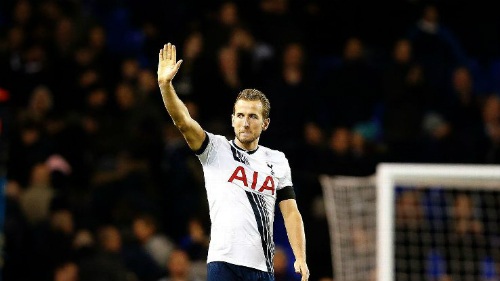 Harry Kane lại lập công giúp Tottenham thoát hiểm cuối trận