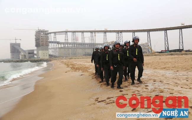 Lực lượng CSCĐ tuần tra bảo vệ KKT Vũng Áng
