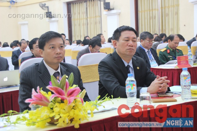 Các đại biểu tới dự