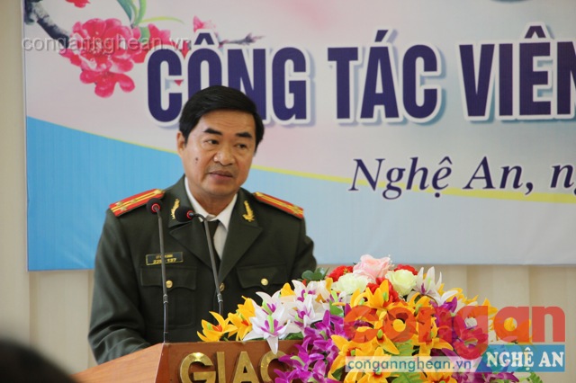 Đồng chí Thượng tá Lý Vĩnh Sinh - Phó TBT báo cáo hoạt động báo CANA năm 2015 và triển khai một số nhiệm vụ năm 2016