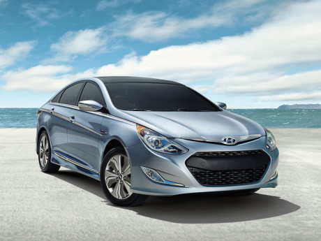 9. Huyndai Sonata Hybird 2015 (26.000 USD - tương đương 582,01 triệu đồng).