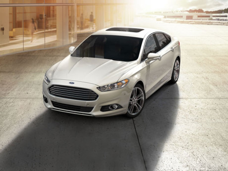 10. Ford Fusion Hybird 2015 (26.575 USD - tương đương 594,88 triệu đồng).