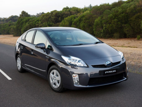 4. Toyota Prius Hybird (24.000 USD - tương đương 537,24 triệu đồng).