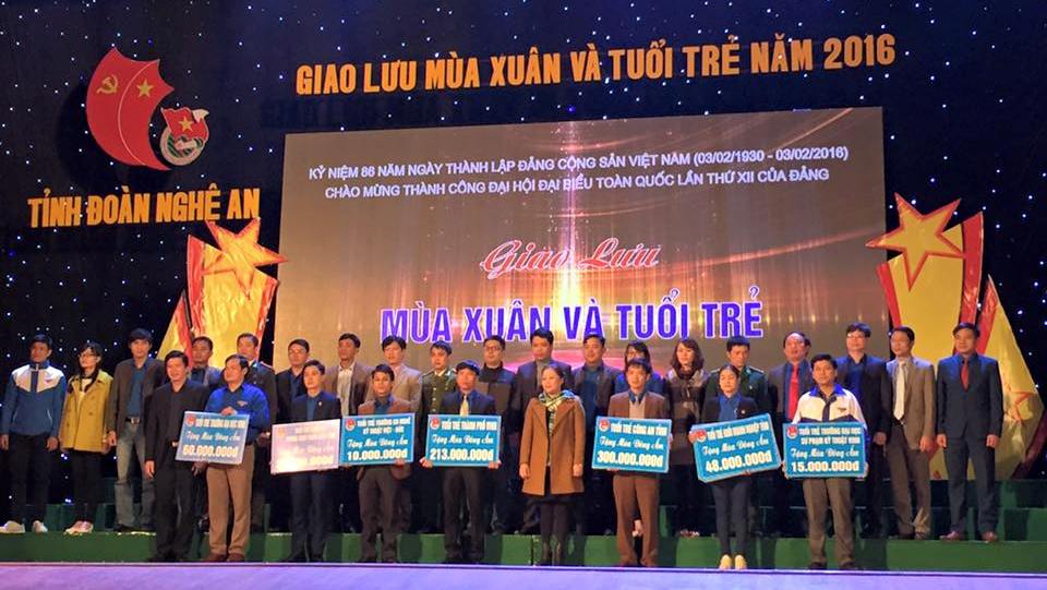 Huyện đoàn các đơn vị vùng cao nhận hỗ trợ quỹ “Mùa đông ấm cho trẻ em miền núi, biên giới”
