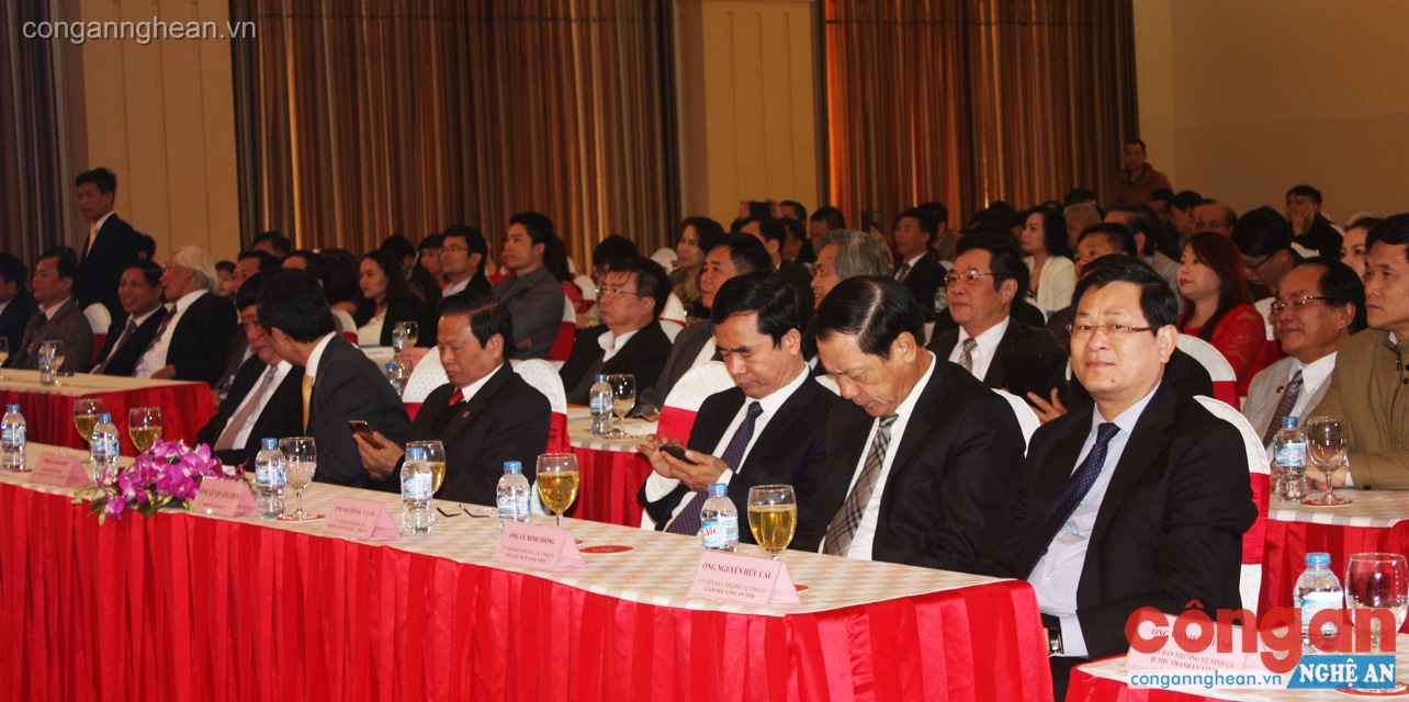 Các đồng chí lãnh đạo Trung ương và địa phương, đại diện các Sở, ban, ngành