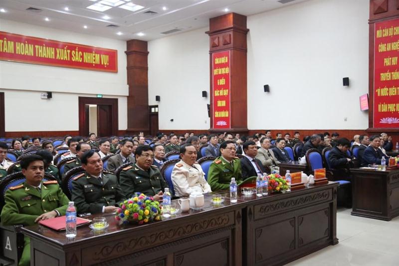 Các đại biểu tham dự buổi lễ