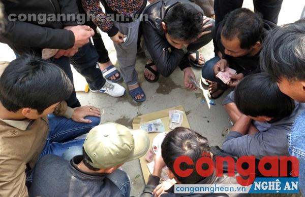 Với quan niệm đánh bạc cầu may, nhiều đối tượng đã tham gia sát phạt đầu năm