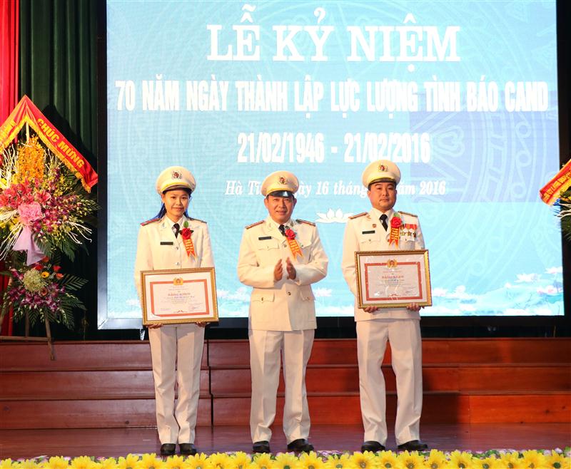 Các tập thể, cá nhân được trao thưởng tại lễ kỷ niệm