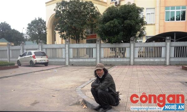 Người tâm thần lang thang ngoài xã hội gây nguy hiểm cho người dân