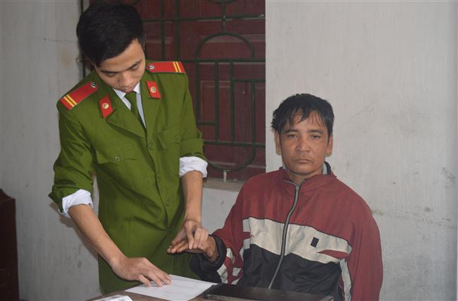 Đối tượng Nguyễn Thái Hùng tại cơ quan Công an