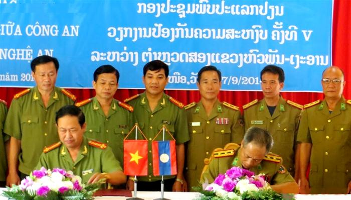 Từ năm 2011 đến nay, Đội nghiên cứu Chuyên đề an ninh Phòng tham mưu Công an tỉnh             đã làm tốt công tác tham mưu, góp phần vào sự thành công của 15 hội nghị giao ban ANTT giữa Công an Nghệ An và Công an nước bạn Lào