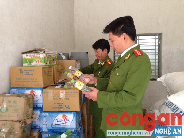 Phòng Cảnh sát Môi trường Công an tỉnh thu giữ lượng lớn giấm ăn giả