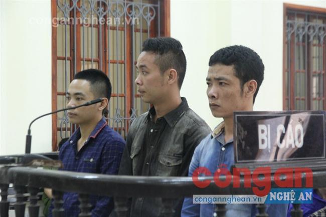 Các bị cáo tại phiên tòa
