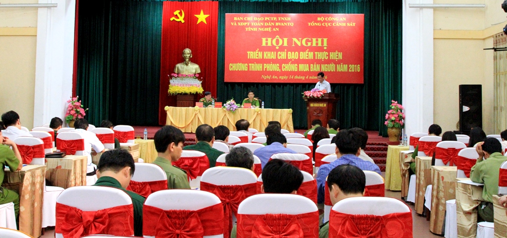 Đại biểu tham dự Hội nghị.