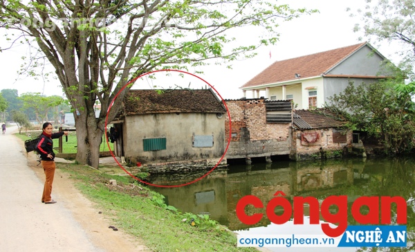 Ki-ốt trông coi ao cá - vị trí UBND xã Tân Sơn yêu cầu gia đình anh Thắm phải tháo dỡ