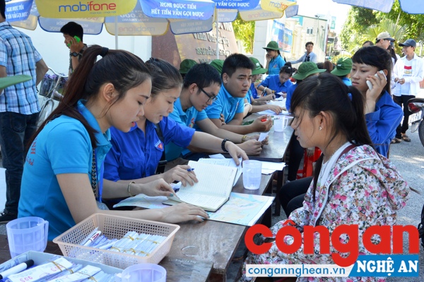 Tư vấn tuyển sinh tại Trường Đại học Vinh