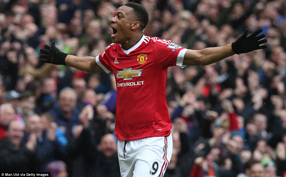 Martial mất 8 phút để đưa MU vượt lên