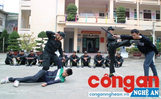 Cảnh sát Cơ động Công an Nghệ An thường xuyên luyện tập để hoàn thành tốt mọi nhiệm vụ. Ảnh: Hằng Nga