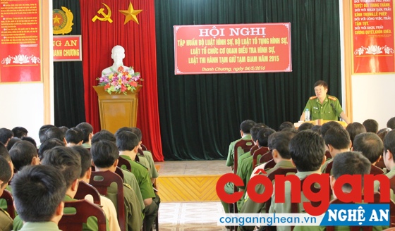 CBCS Công an huyện Thanh Chương và 40 đồng chí là Trưởng Công an các xã, thị trấn trên địa bàn huyện tham dự Hội nghị tập huấn