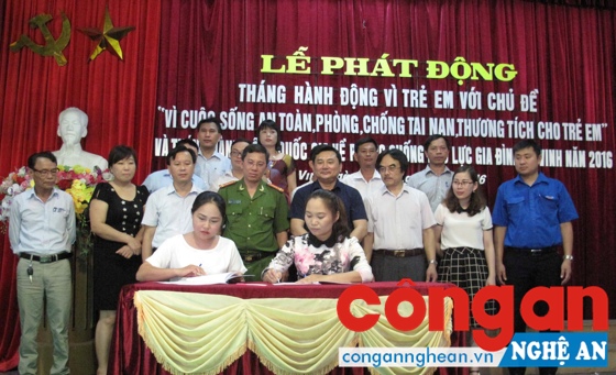 Các phường, xã ký cam kết thi đua