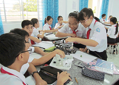 Giờ thực hành của học sinh lớp 6 trường THCS Nguyễn An Ninh (TP.Vũng Tàu).