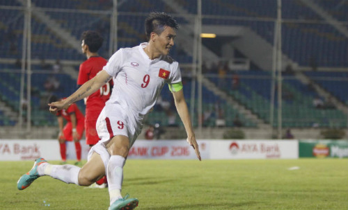 Công Vinh lại cho thấy duyên ghi bàn của mình cho ĐT Việt Nam ở thời khắc quan trọng