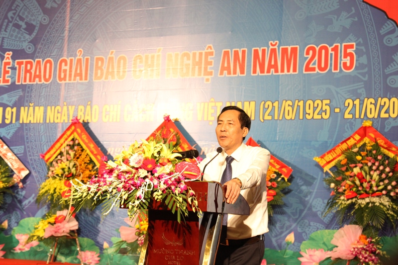 đồng chí Thuận Hữu, Ủy viên TW Đảng, Chủ tịch Liên đoàn các nhà báo ASEAN, Chủ tịch Hội nhà báo Việt Nam, Tổng biên tập Báo Nhân dân
