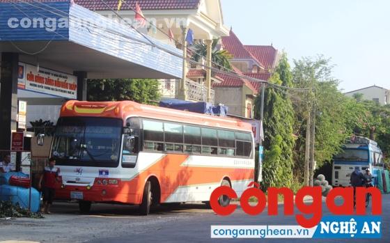 Xe “dù” BKS Lào ở xã Diễn Tháp, huyện Diễn Châu