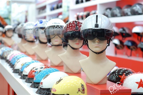 Nhiều ý kiến cho rằng không cần đặt ra điều kiện kinh doanh mũ bảo hiểm mà chỉ cần quản lý bằng quy chuẩn, tiêu chuẩn mũ.
