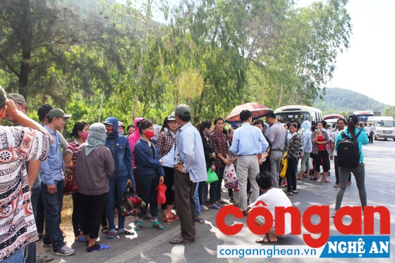 Lực lượng Công an có mặt tại hiện trường để giải quyết vụ việc