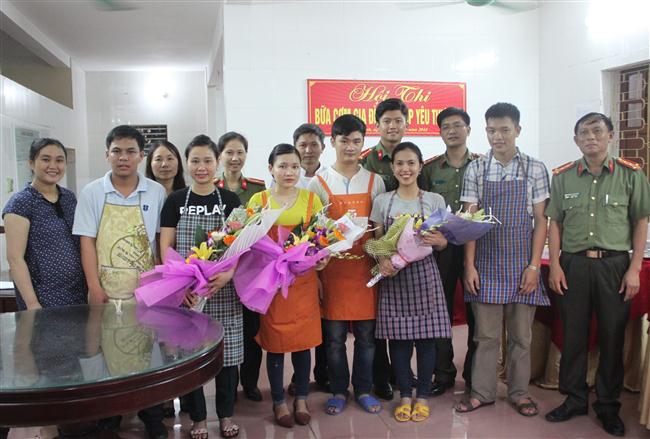 Trao giải Nhất, Nhì, Ba cho các đội