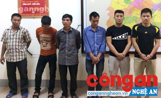 Một số đối tượng cá độ bóng đá bị bắt giữ