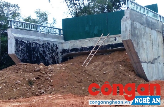 Cầu Hoa Hải vẫn chưa thể đưa vào sử dụng vì thiếu vốn để GPMB, làm đường dẫn qua 2 đầu cầu