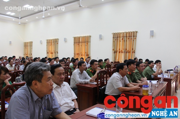Các đại biểu tham dự hội nghị