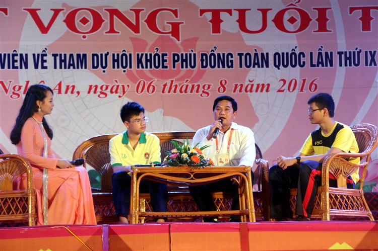 Tại đêm giao lưu 