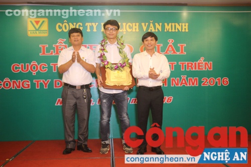 Trao giải đặc biệt cho khách hàng