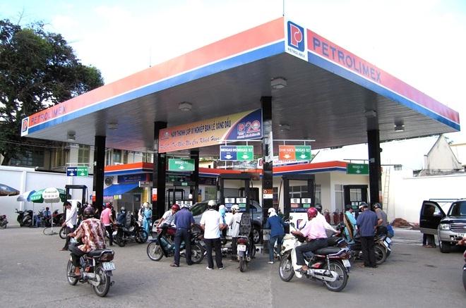Xăng đảo chiều tăng mạnh 675 đồng/lít