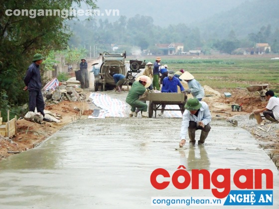 Ngọc Sơn huy động sức dân xây dựng NTM