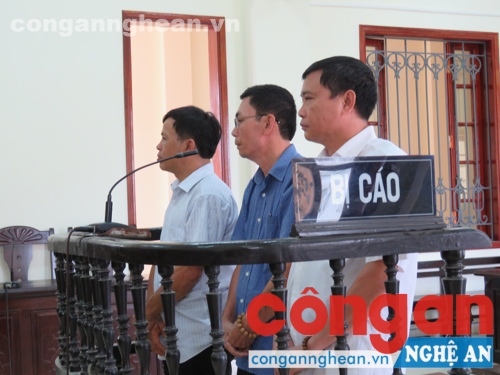 Các bị cáo trước tòa