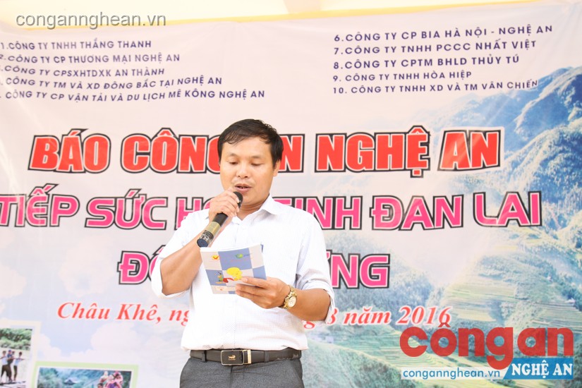 Cảm ơn trước tấm lòng của Báo CANA và các doanh nghiệp dành cho thầy, trò nhà trường, thầy Nguyễn Mạnh Hùng- Hiệu trưởng hứa sẽ cùng chăm sóc, dạy dỗ các em