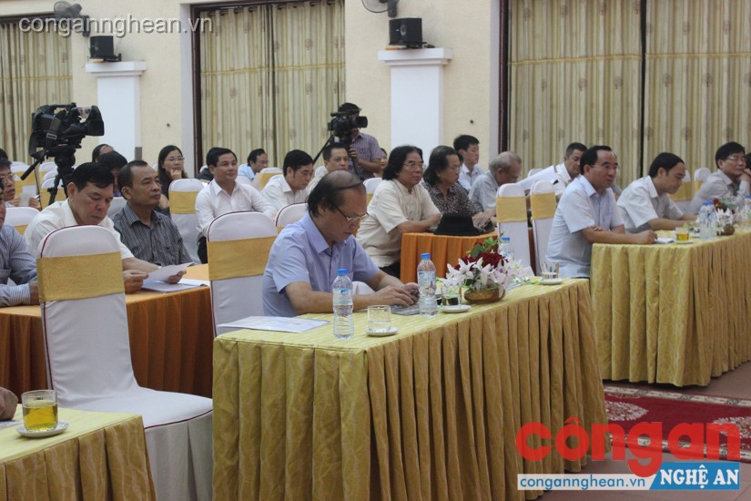 Các đại biểu tham dự tổng kết trao giải cuộc thi