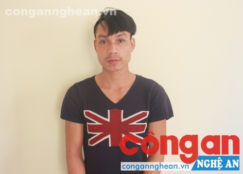 Đối tượng Trần Văn Tráng tại cơ quan công an